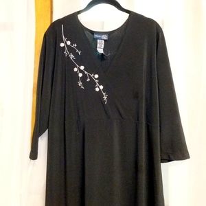 Lane Bryant embroidered black maxi dress 14/16